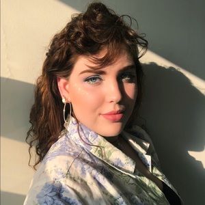 Meet your Posher, Abigail